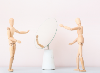 Sofferenza narcisistica ed aggressività sessuale: esperienza terapeutica “con” e “attraverso” i corpi