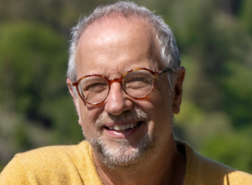 The shadow of the leader